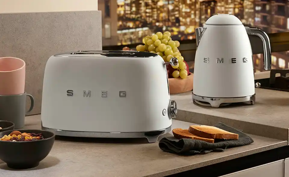 smeg Wasserkocher KLF03WHMEU BHT 22,3|24,8|17,1 cm